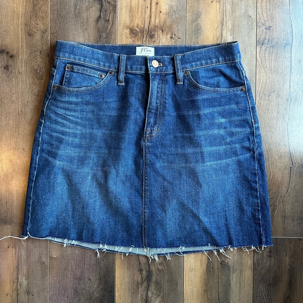 J.Crew Denim Mini Skirt Raw Hem Dark Wash Classic A-Line Size 28 - Picture 2 of 6